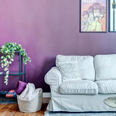 Cozy Bright Space In The Heart Of Women's Market *