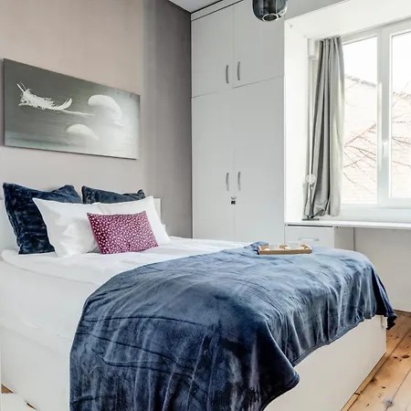 Cozy Bright Space In The Heart Of Women's Market